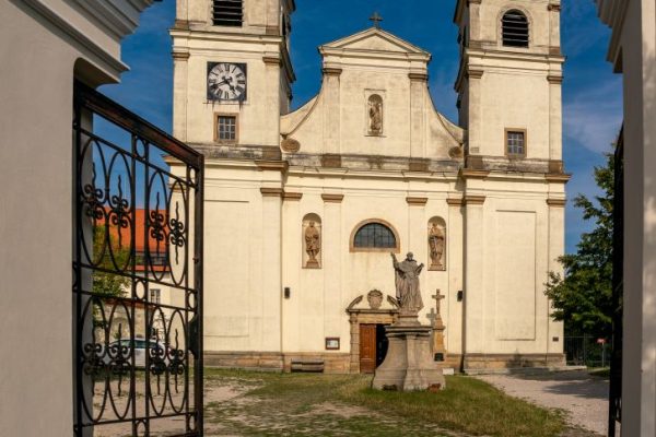 Kostel Nanebevzetí Panny Marie Uh. Brod_foto Tomáš Helísek, archiv CCRVM (2)